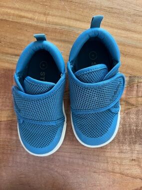 Stonz Blue Mesh Hook-and-Loop Kids Sneakers